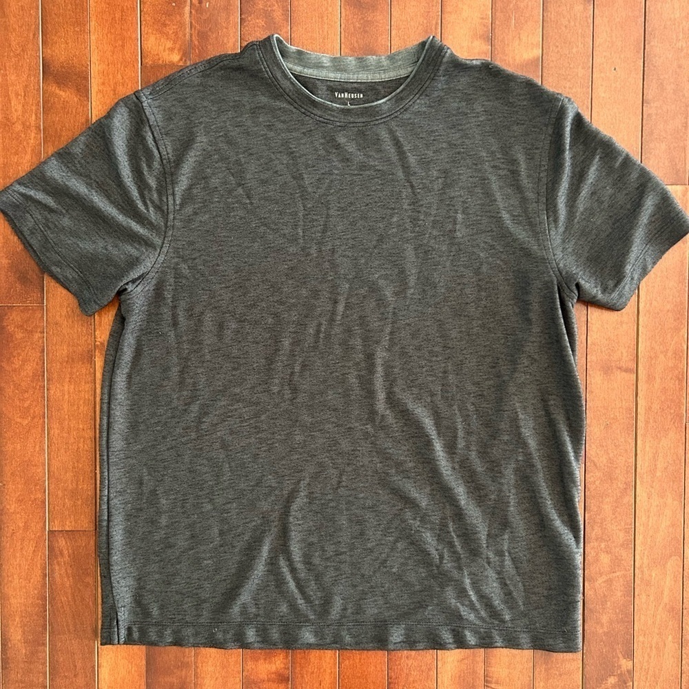 $5 Men's VanHeusen Gray Shirt Size Large